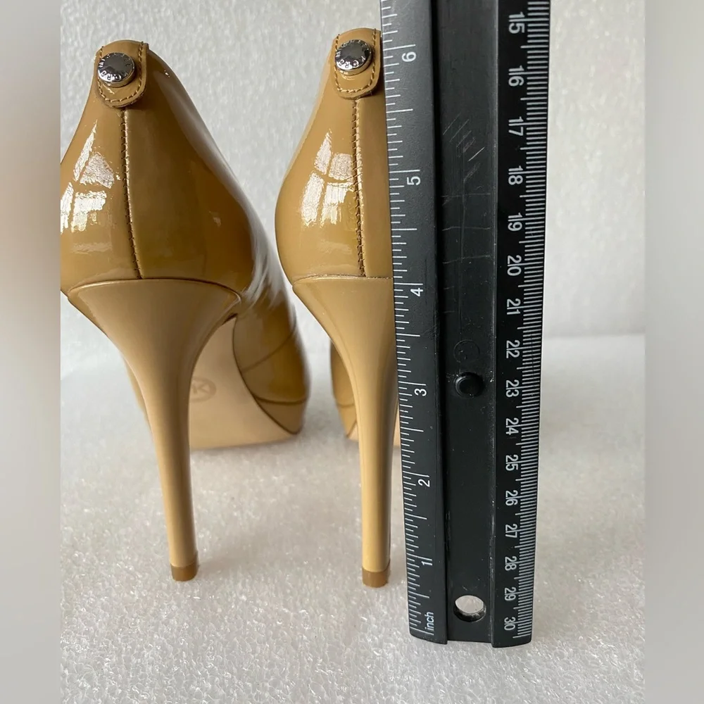 MICHAEL Michael Kors Nude Beige lonna Pump Platform Round Toe Stiletto Size 7 M